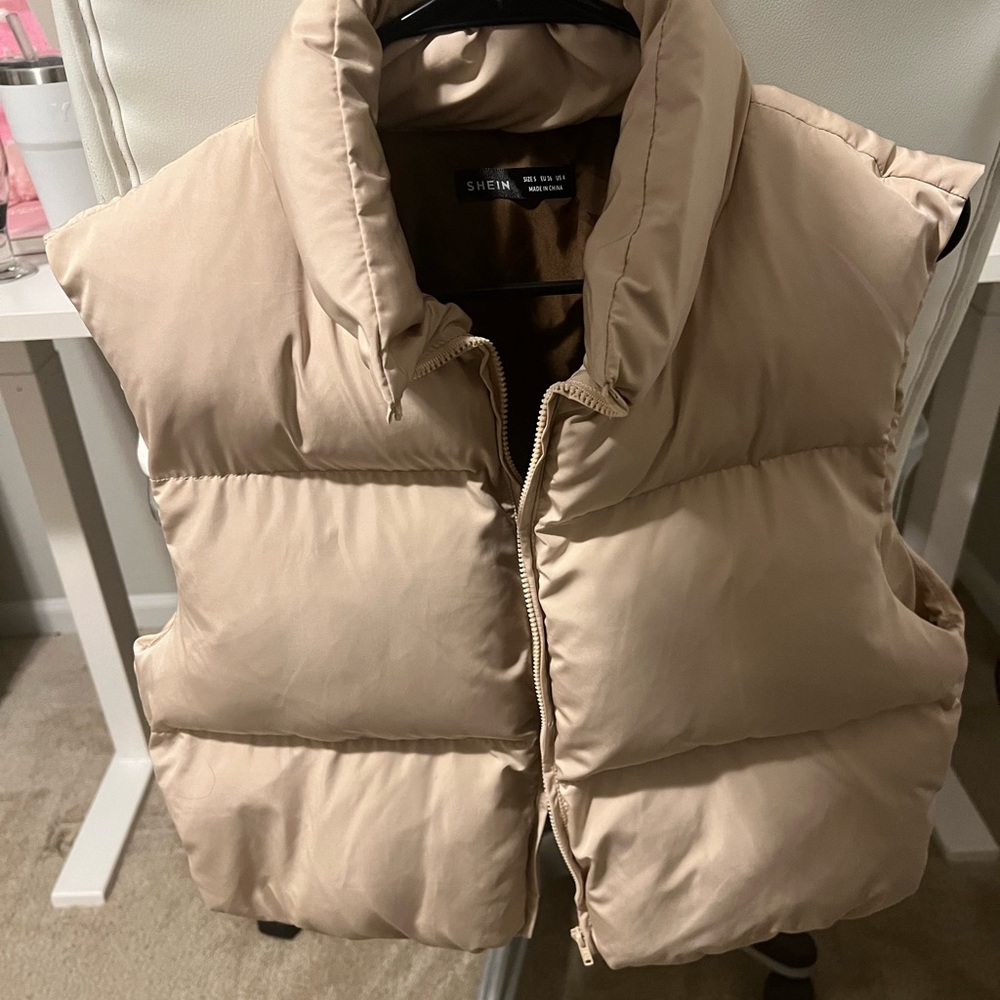 Zip Up Puffer Vest